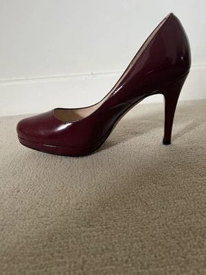 Russell & Bromley Burgundy Patent Leather Court Heels Size5.5 /38.5 Excellent - Image 1 of 4