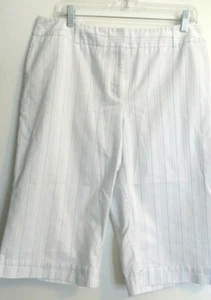 Dressbarn Capris Womens 14 White W/ Light Blue Pinstripe Flat Front 33 in Waist - Picture 1 of 7