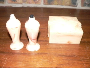 Vintage Carvanite Marbled Plastic Pushbutton Salt & Pepper Set with Matching Box - Picture 1 of 6