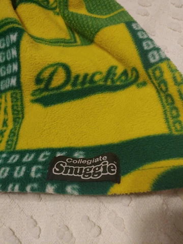Oregon Ducks Collegiate Snuggie Fleece Throw Blanket with buttons Cover