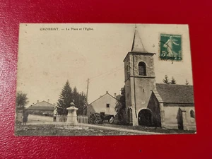 CPA 01 GROISSIAT - La Place et l'Eglise - Imagen 1 de 2