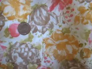 MCM Vintage FLORES ROSA MARRÓN NARANJA Sobre Tela ALGODÓN BLANCO AÑOS 50 - más de 3 yardas - Imagen 1 de 2