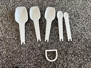 Tupperware metrisch magisch Messlöffel Set weiß 5-teilig neu - Bild 1 von 2