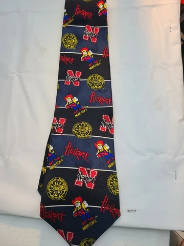 Nebraksa Cornhuskers Tie Cover