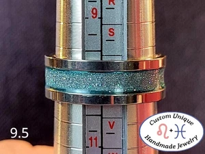 Ring Uni-Sex Mehrfarbig Mehrlagig Holografisch Glitzer Gebadet in UV Resin - Bild 1 von 3