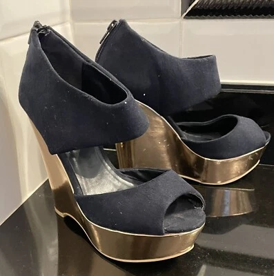 Forever 21 Peep Toe Plataforma Alta Cuña Metálica Azul Gamuza 6 Foto 1 de 4