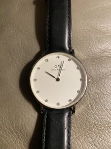 Lovely Ladies Daniel Wellington Classic Style Watch For parts. Needs Repair - Picture 1 of 6