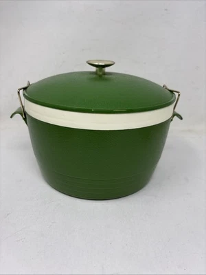 Vtg MCM Green THERM-O-WARE Bowl Locking Lid Insulated Serving Picnic Cottagecore - Image 1 of 4