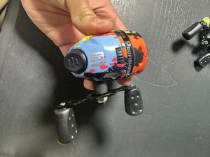 ProFISHiency Spincast Reel - Multi Color - 6LB line / 40 Yards / 4:1:1 Gear - Picture 1 of 2