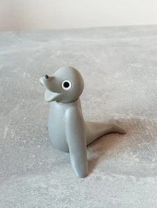 Pingu Golden Bear Figur - Robbie Seal (b6) - Bild 1 von 7