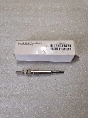 BNIB GENUINE NEW VAUXHALL VIVARO A MOVANO A 1.9 DIESEL  GLOW PLUG 95508494 - Image 1 of 4