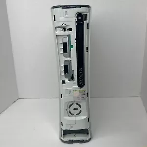Consola Xbox 360 solo blanca. Sin disco duro. No funciona, para piezas - Imagen 1 de 7