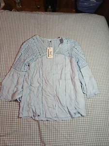 Beautiful Women Boutique Light Blue Size Small Long Sleeve Blouse - Picture 1 of 3