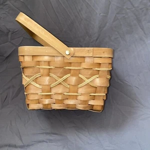 Wicker Basket With Handle - Picture 1 of 9
