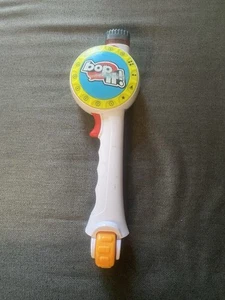 Bop It Maker Handheld Electronic Toy Game 2017 Edition Tested Working Condition - Bild 1 von 4