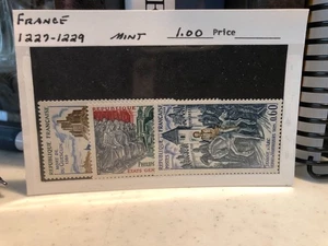 Dealer's Stock FRANCE 1227 - 1229; Mint, Hinged - Picture 1 of 2