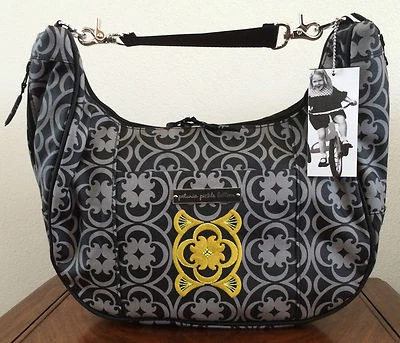 Bolso de Pañales Petunia Pickle Bottom Casbah Nights Touring Gris Negro Foto 1 de 4