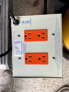 Leviton Line & Ground Conditioning Model 830-LC - Picture 1 of 1