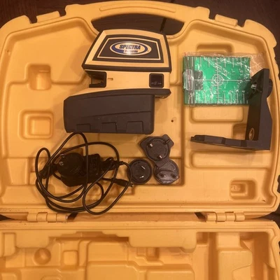 Línea láser de haz cruzado verde Spectra Precision Trimble LT52G + nivel de punto - Imagen 1 de 4