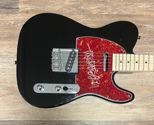 * SHINTARO SAKAMOTO * signed electric guitar * YURA YURA TEIKOKU * - Picture 1 of 2