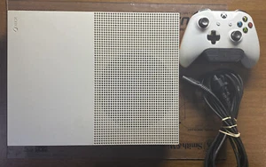 Microsoft Xbox One S 1TB Console And Controller - Adult Owned Tested Working - Picture 1 of 6