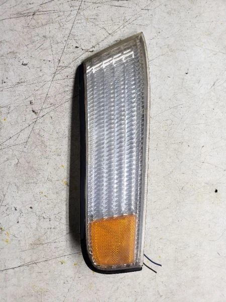 Passenger Corner/Park Light Side Marker Fits 90-93 LUMINA VAN 124557 Foto 1 de 4