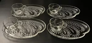 Vintage Federal Glass Hospitality Snack Set Homestead Wheat with 4 Trays, 4 Cups - Picture 1 of 12