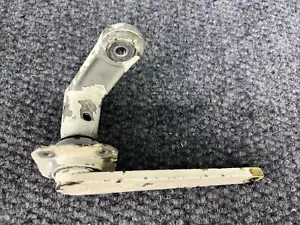 5045001-9 New # 5045001-201 Cessna 310R Arm Assembly Door Actuator - Picture 1 of 3
