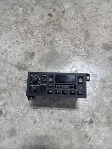 Reproductor de casete radio AM FM Jeep Cherokee XJ 97-01 OEM 56038933 - Imagen 1 de 11