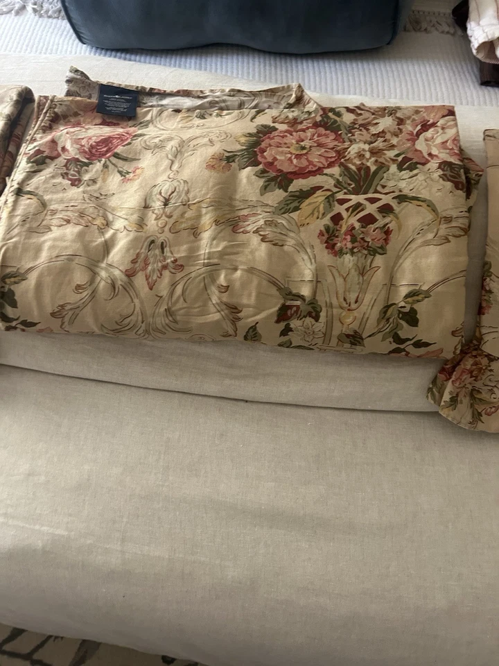 Ralph Lauren Guinevere Set Queen Duvet/ Ruffled Standard Pillow Cases(2) - Image 1 of 4