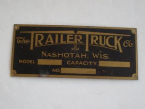 THE TRAILER TRUCK CO. EMBLEM NASHOTAH, WIS. BADGE SCRIPT TRIM - Picture 1 of 2