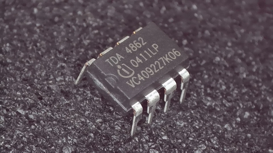 Controlador de corrección de factor de potencia (PFC) IC DIP-8 Infineon TDA4862 - Nuevo Foto 1 de 1