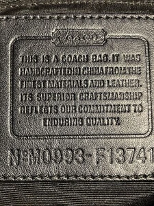 Coach schwarz/hellbraun Signature Handtasche mit schwarzem Lederriemen und silbernen Beschlägen - Bild 1 von 11