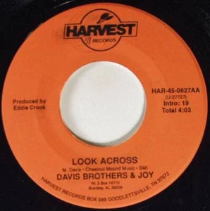 Davis Brothers and Joy, Look Across - Look Across, Harvest Records HAR-45-0627 - Picture 1 of 1