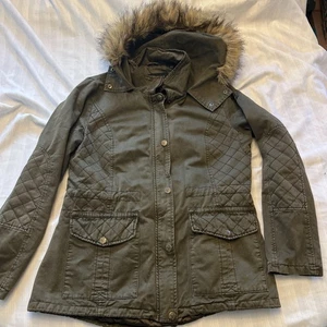 Guess Coat Women’s Hooded Green Large Coat, Very Nice - Picture 1 of 15
