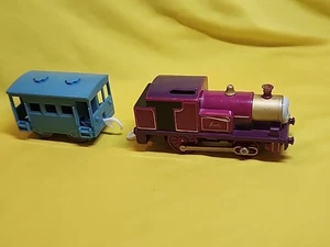 2000 Tomy Thomas & seine Freunde Plarail Trackmaster Lady Zug Spielzeug für Ersatzteile/Reparatur - Bild 1 von 16