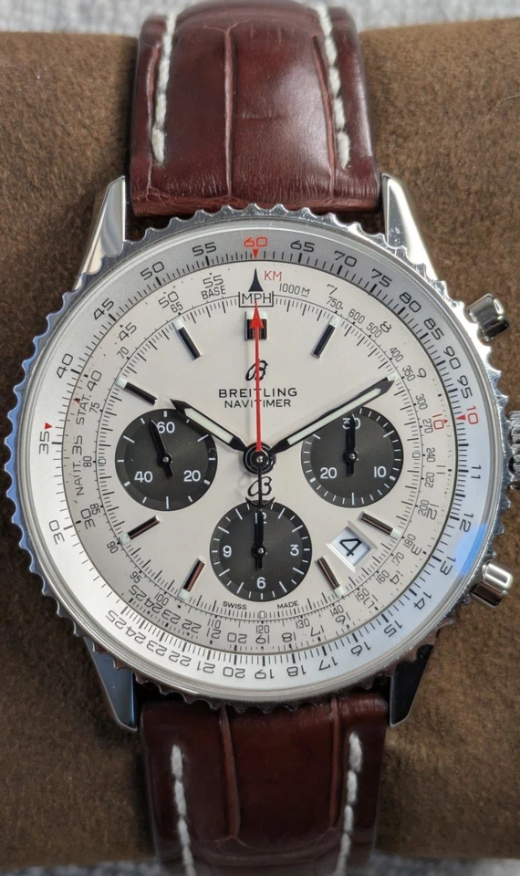 Breitling Navitimer 1 B01 Cronógrafo 43 mm Esfera “Panda” Caja Cuero AB0121 Foto 1 de 4