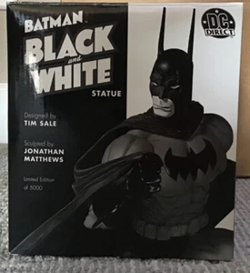 DC Direct Batman Black and White Statue - Tim Sale #648 1st Edition - Picture 1 of 8