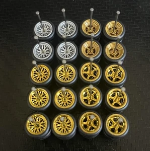 Cerchi in lega per auto 10x 1/64 con pneumatici in gomma per 1:64 per Matchbox / Hot Wheels - Foto 1 di 12
