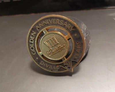 Cadillac Deville aniversario dorado 50 años #8 VIII placa parrilla Foto 1 de 2