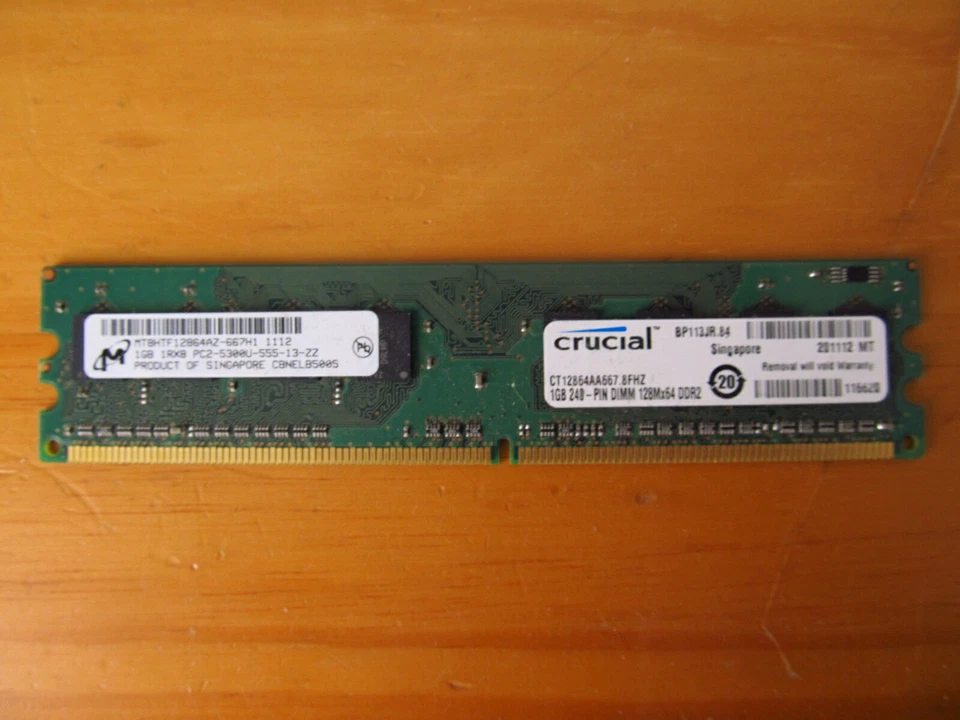 Crucial CT12864AA667 (1GB DDR2 PC2-5300U 667MHz DIMM 240-pin) RAM Memory Module - Image 1 of 2