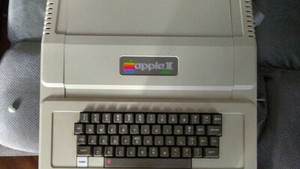 Apple II Plus computer - working - unidrive - AS IS - orig receipt low Serial no