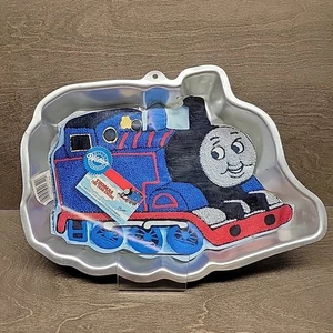 Thomas The Tank Engine Cake Pan Wilton Metal Aluminum 2105-1349 Baking Mold - Picture 1 of 10