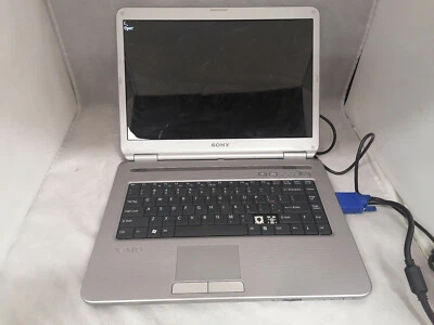Sony VAIO VGN-NR110E t2310 @1.46GHz 2GB DDR2 Broken Screen Missing 2 Keys - Image 1 of 4