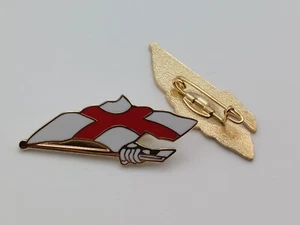 St Georges Flag Poll & Hand Collectors St Georges Day Hard Enamel Pin Badge - Picture 1 of 1