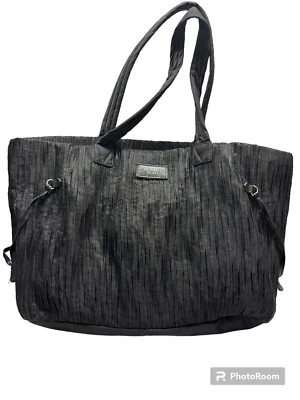 Bolsa de ombro Victorias Secret preta enrugada com zíper superior satchel alças duplas - Imagem 1 de 4