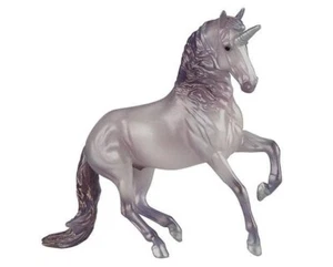 Caballo Breyer compañero de establo unicornio púrpura alborozo - Imagen 1 de 1