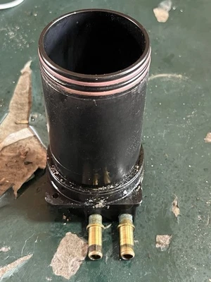 75 - 175 hp Evinrude E-tec vst CHAMBER BOTTOM 5004428 two stroke 1998-2005 some - Image 1 of 4