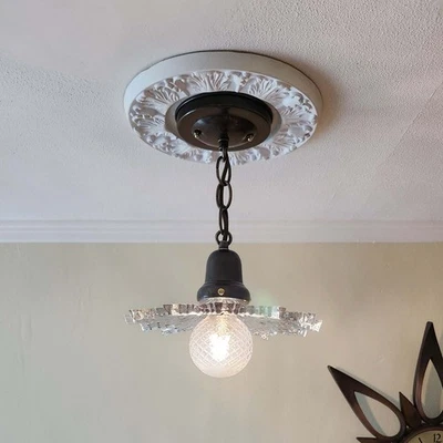 Elegante lámpara de techo colgante antigua de latón vintage Art Deco años 20 30 Foto 1 de 4