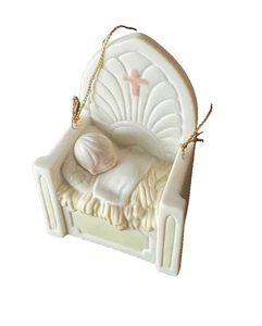 Precious Moments "A King Is Born" #532088 Kapelle exklusives Ornament ~ Jesuskind - Bild 1 von 4